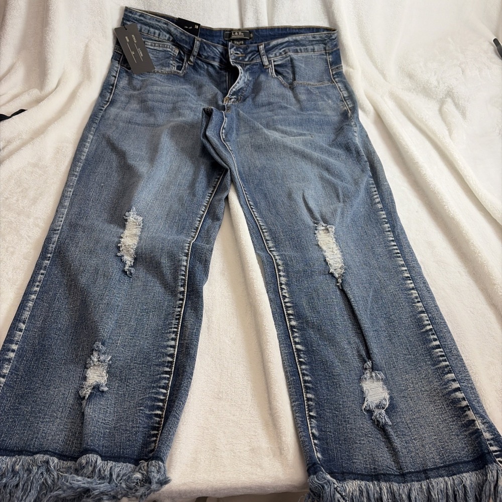 L & B Womens Jeans Size 18 Distressed Leg NWT Boyfriend Denim Jeans Medium Wash